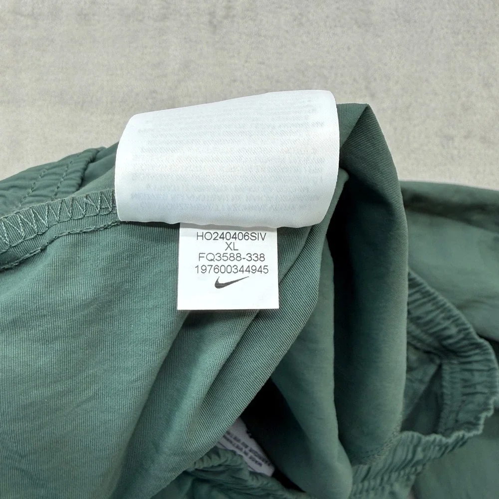 Nike Woven Track Pants Mens XL Green Bungee Cuff Nylon Sportswear FQ3588-338